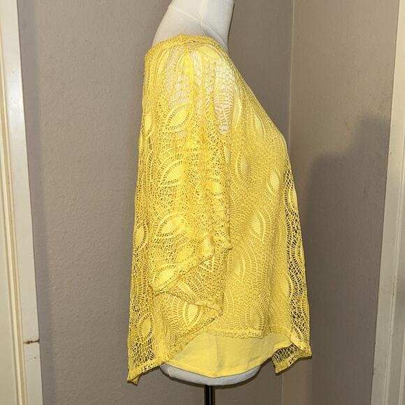 Chenault yellow pancho style knitted top with a solid tank, size large - Picture 4 of 11
